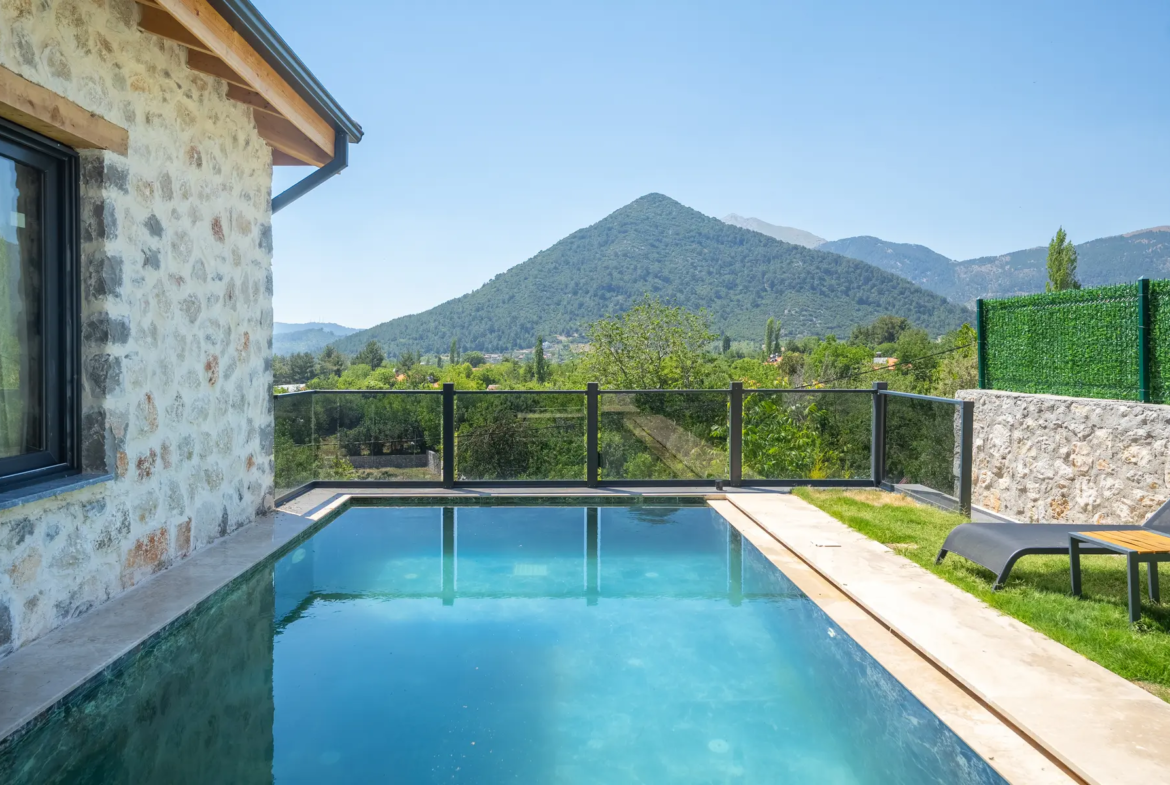 Fethiye Nif’te Müstakil Havuzlu Bahçeli Villa