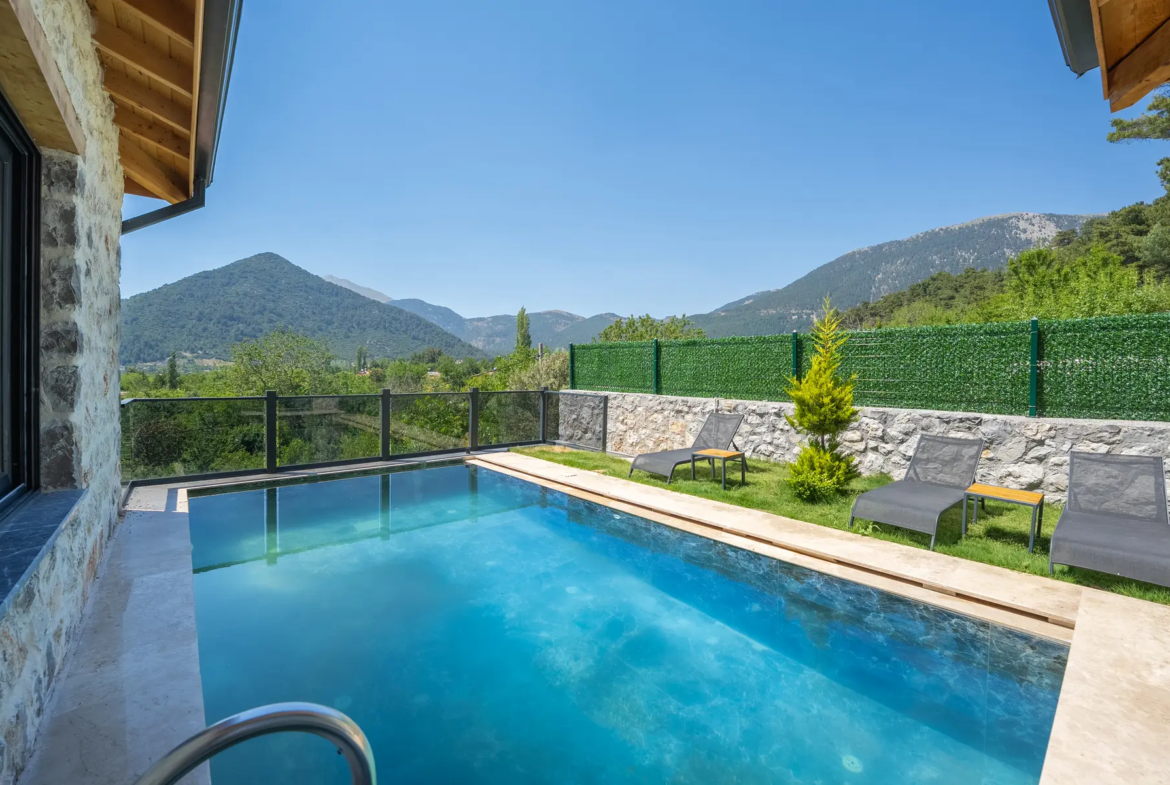 Fethiye Nif’te Müstakil Havuzlu Bahçeli Villa