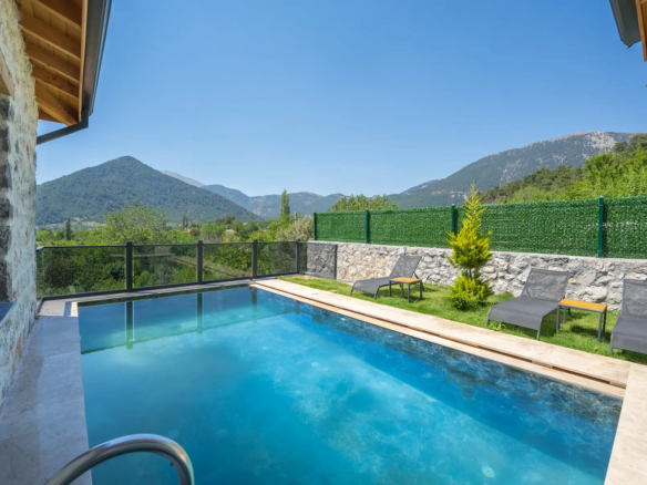 Fethiye Nif’te Müstakil Havuzlu Bahçeli Villa