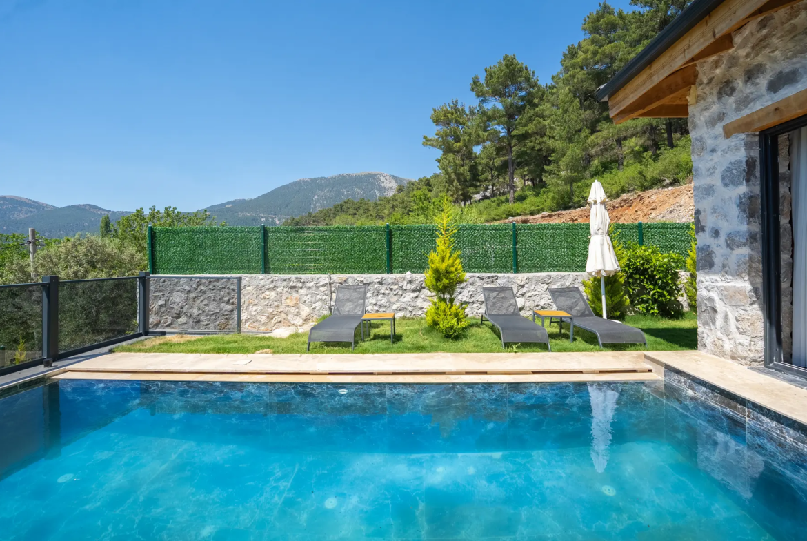 Fethiye Nif’te Müstakil Havuzlu Bahçeli Villa