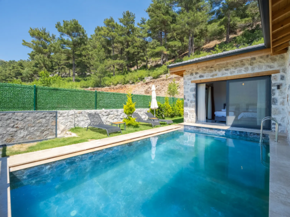 Fethiye Nif’te Müstakil Havuzlu Bahçeli Villa