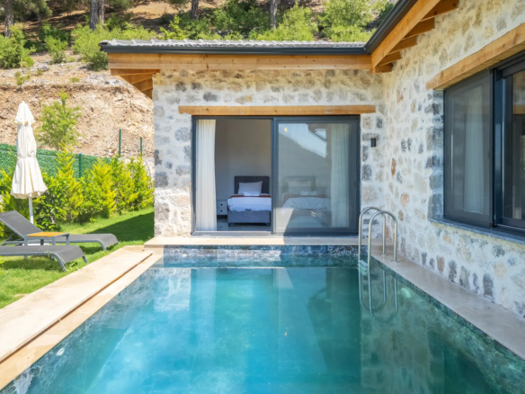 Fethiye Nif’te Müstakil Havuzlu Bahçeli Villa