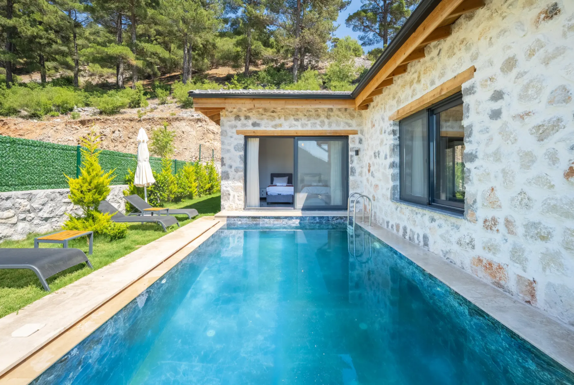 Fethiye Nif’te Müstakil Havuzlu Bahçeli Villa