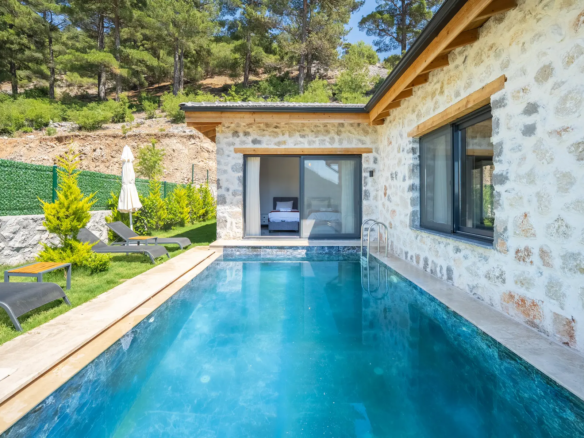 Fethiye Nif’te Müstakil Havuzlu Bahçeli Villa