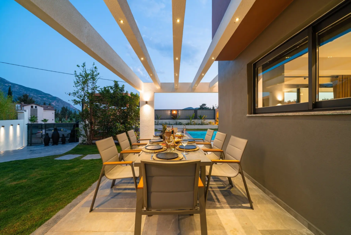 Ölüdeniz Ovacık’ta 737 m² Arsa İçinde, Kapalı Isıtmalı Havuzlu, Saunalı ve Jakuzili 4+1 Ultra Lüks Müstakil Villa