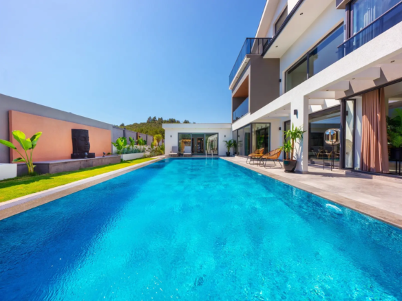 Ölüdeniz Ovacık’ta 737 m² Arsa İçinde, Kapalı Isıtmalı Havuzlu, Saunalı ve Jakuzili 4+1 Ultra Lüks Müstakil Villa