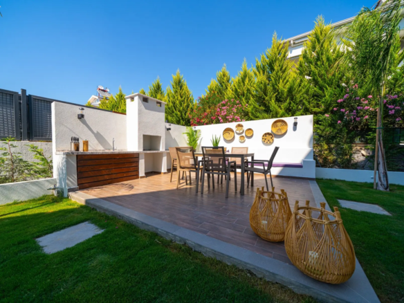 Ölüdeniz Ovacık’ta 737 m² Arsa İçinde, Kapalı Isıtmalı Havuzlu, Saunalı ve Jakuzili 4+1 Ultra Lüks Müstakil Villa