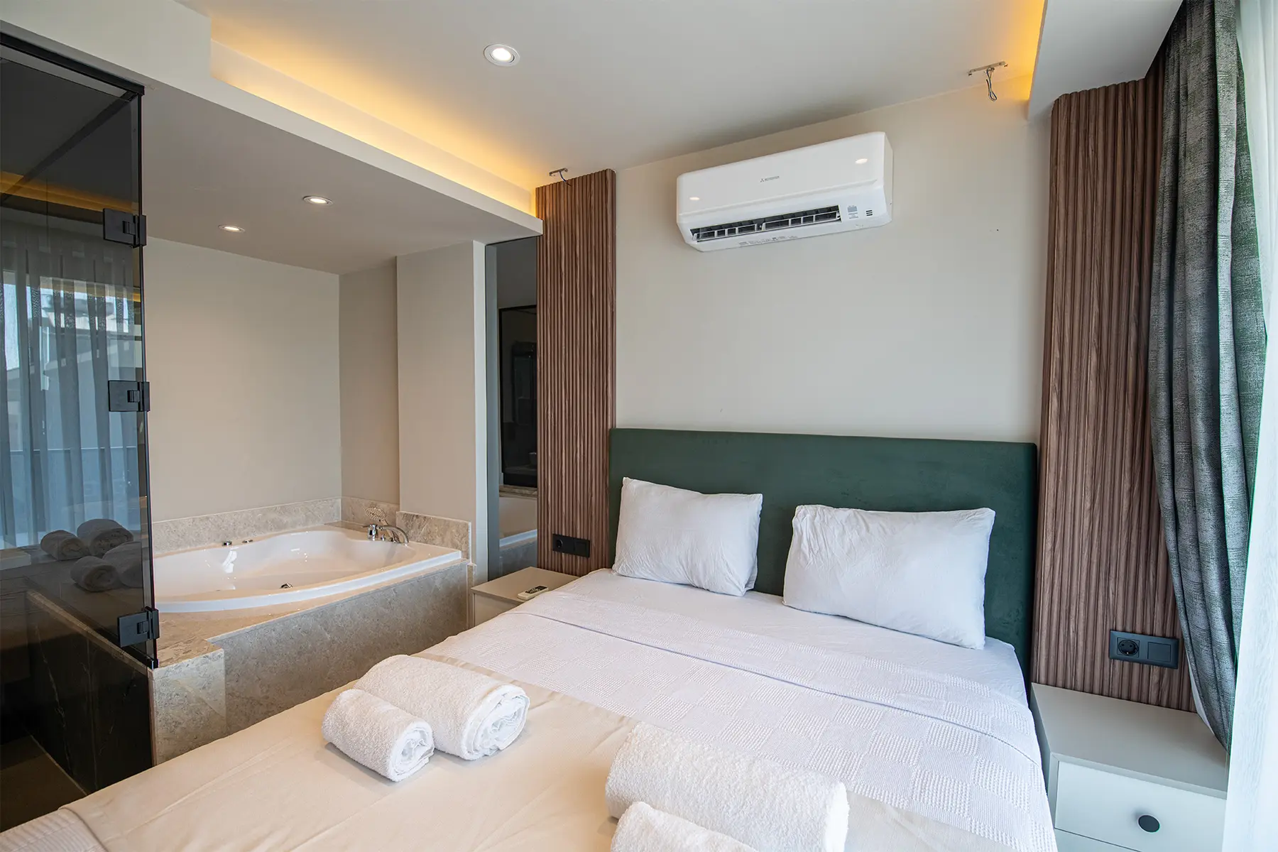 Fethiye’de Tam Eşyalı, Özel Havuzlu, Hamam & Saunalı Ultra Lüks Villa 