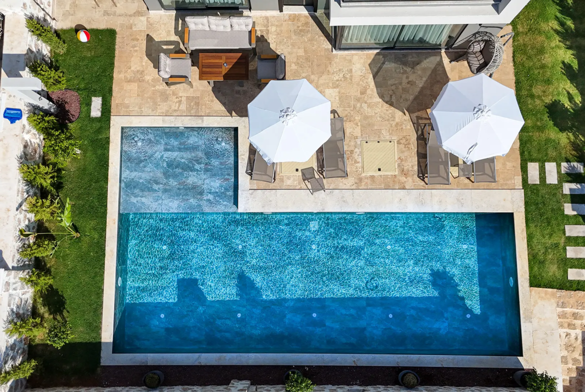 Fethiye’de Tam Eşyalı, Özel Havuzlu, Hamam & Saunalı Ultra Lüks Villa 