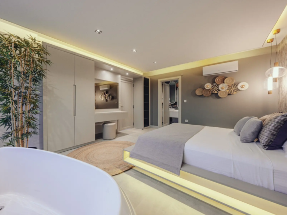 Ölüdeniz Ovacık’ta 737 m² Arsa İçinde, Kapalı Isıtmalı Havuzlu, Saunalı ve Jakuzili 4+1 Ultra Lüks Müstakil Villa