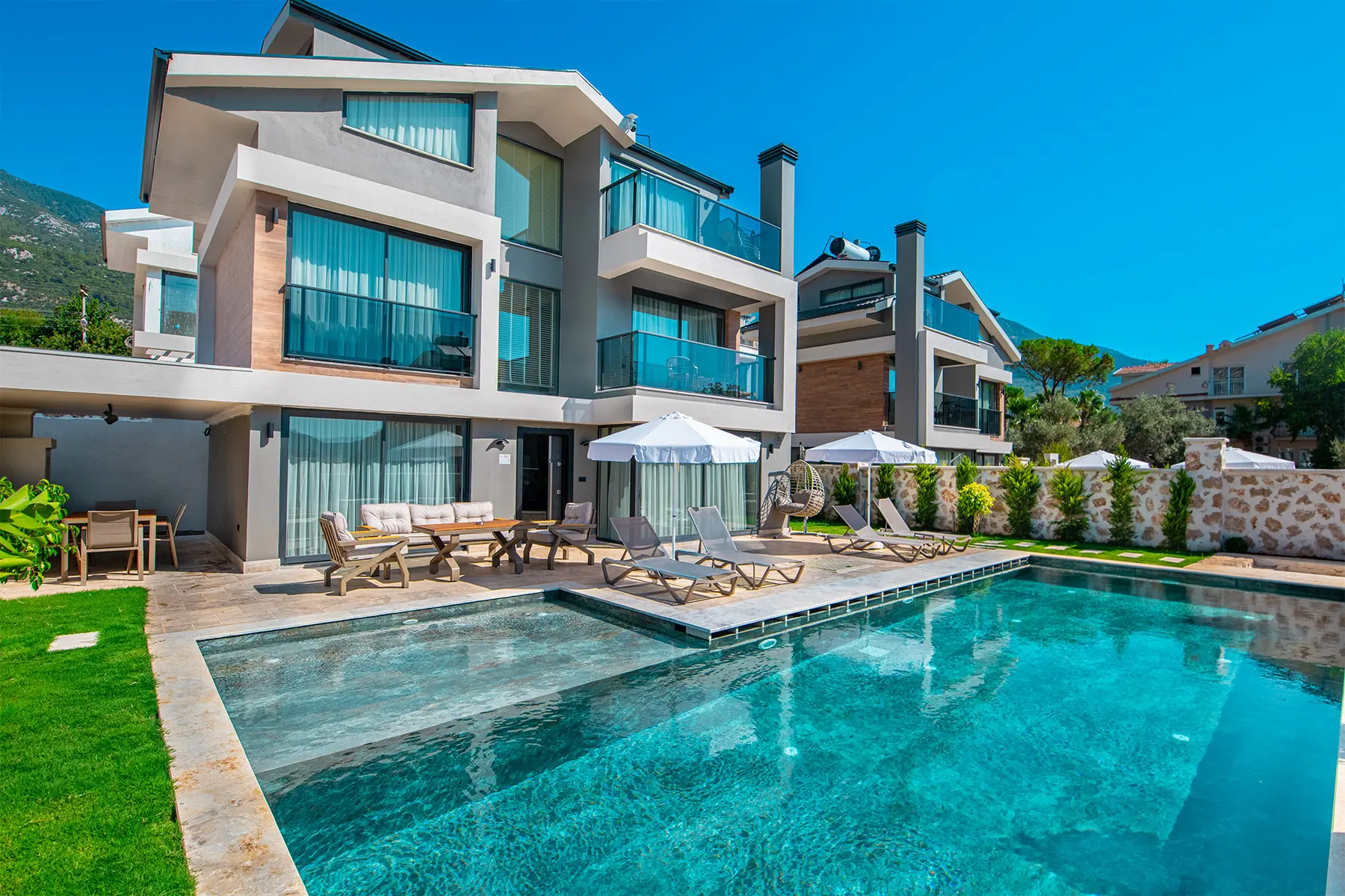 Fethiye’de Tam Eşyalı, Özel Havuzlu, Hamam & Saunalı Ultra Lüks Villa 