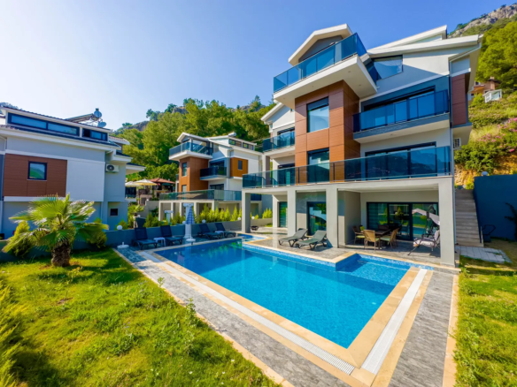 Göcek’te Deniz ve Orman Manzaralı, Özel Havuzlu 4+1 Müstakil Lüks Villalar