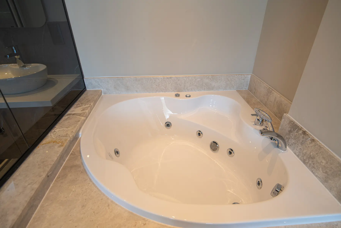 Fethiye’de Tam Eşyalı, Özel Havuzlu, Hamam & Saunalı Ultra Lüks Villa 