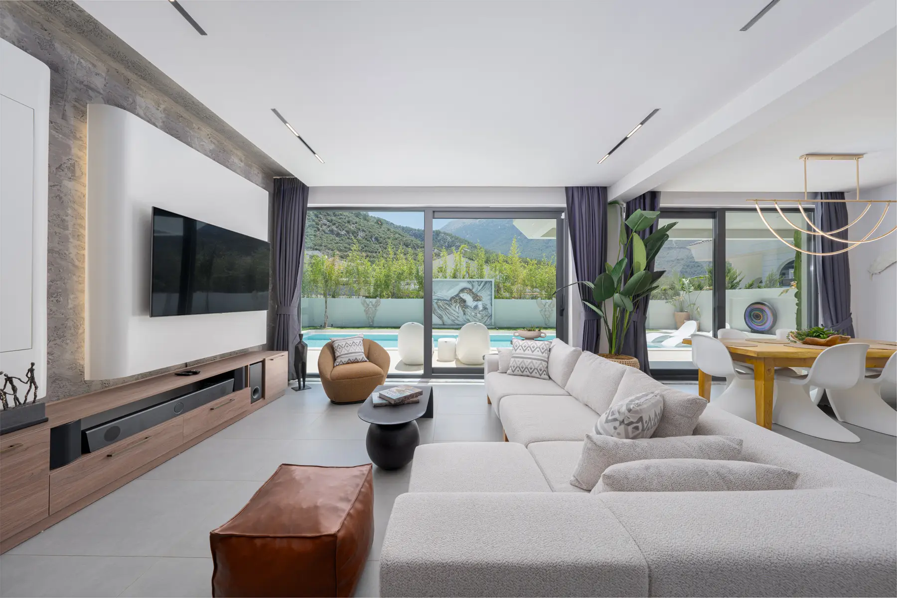 Ölüdeniz Ovacık’ta 645 m² Arsa İçinde, Yerden Isıtmalı, Müştemilatlı 5+1 Ultra Lüks Villa