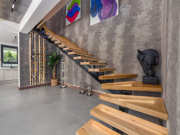Ölüdeniz Ovacık’ta 645 m² Arsa İçinde, Yerden Isıtmalı, Müştemilatlı 5+1 Ultra Lüks Villa