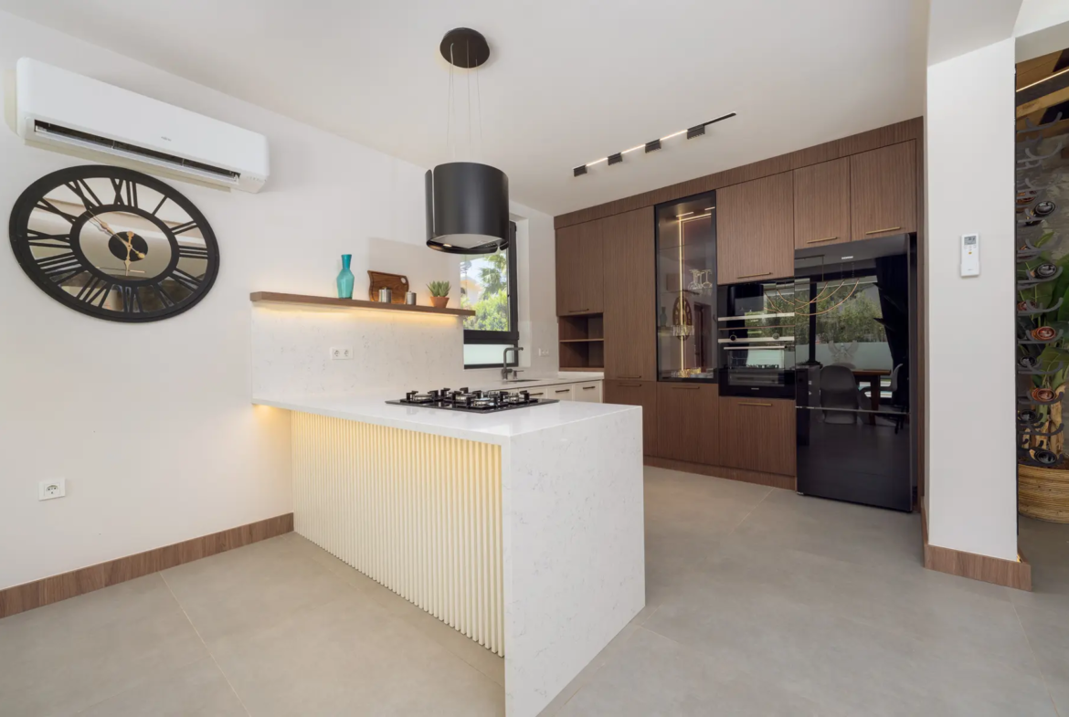 Ölüdeniz Ovacık’ta 645 m² Arsa İçinde, Yerden Isıtmalı, Müştemilatlı 5+1 Ultra Lüks Villa