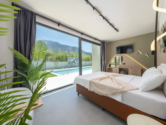 Ölüdeniz Ovacık’ta 645 m² Arsa İçinde, Yerden Isıtmalı, Müştemilatlı 5+1 Ultra Lüks Villa