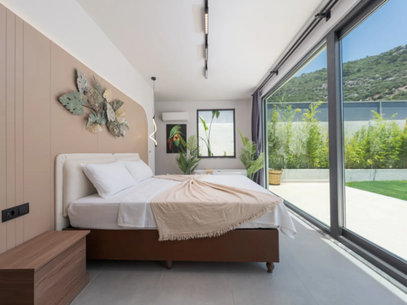 Ölüdeniz Ovacık’ta 645 m² Arsa İçinde, Yerden Isıtmalı, Müştemilatlı 5+1 Ultra Lüks Villa