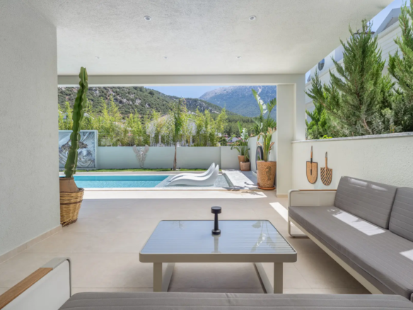 Ölüdeniz Ovacık’ta 645 m² Arsa İçinde, Yerden Isıtmalı, Müştemilatlı 5+1 Ultra Lüks Villa