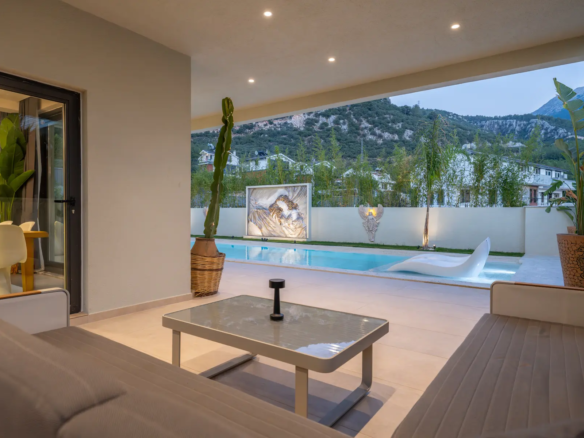 Ölüdeniz Ovacık’ta 645 m² Arsa İçinde, Yerden Isıtmalı, Müştemilatlı 5+1 Ultra Lüks Villa