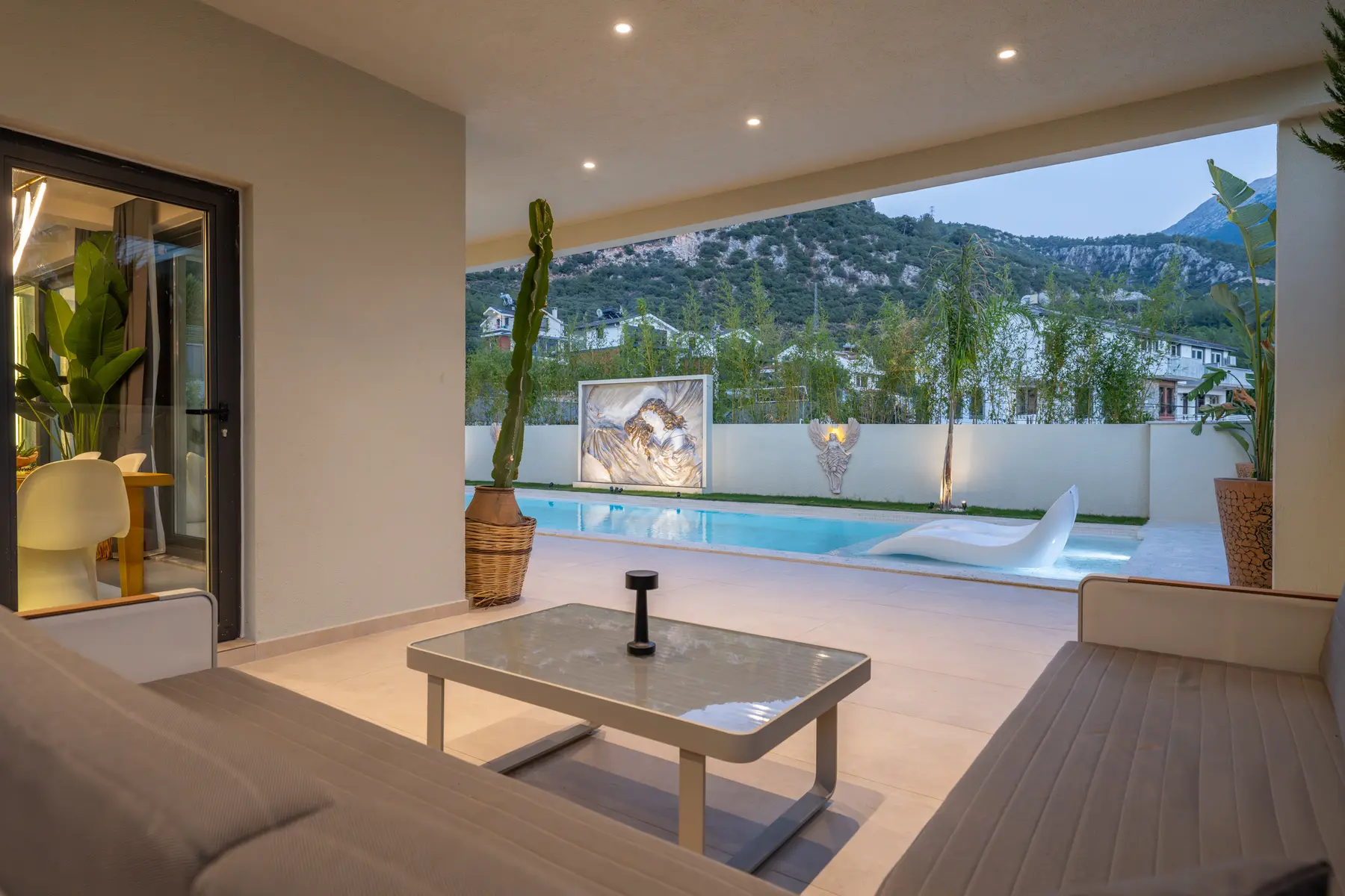 Ölüdeniz Ovacık’ta 645 m² Arsa İçinde, Yerden Isıtmalı, Müştemilatlı 5+1 Ultra Lüks Villa