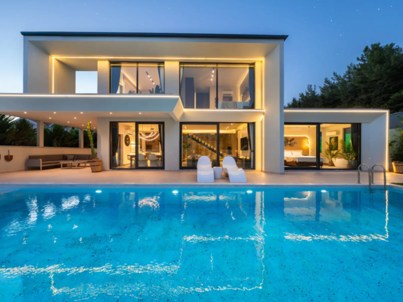 Ölüdeniz Ovacık’ta 645 m² Arsa İçinde, Yerden Isıtmalı, Müştemilatlı 5+1 Ultra Lüks Villa