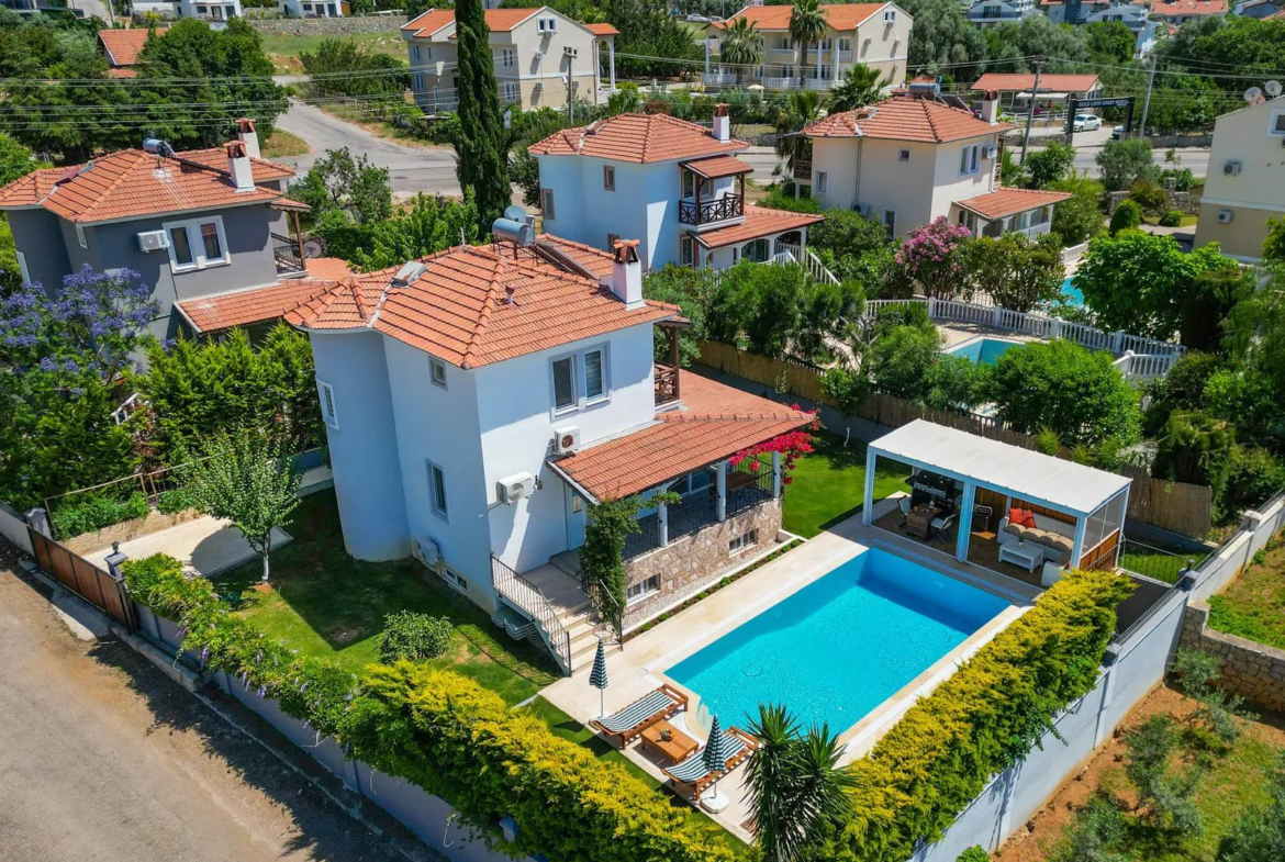 ÖLÜDENİZ’DE ÖNÜ KAPANMAZ, TURİZM BELGELİ & YÜKSEK GETİRİLİ 4+1 VİLLA