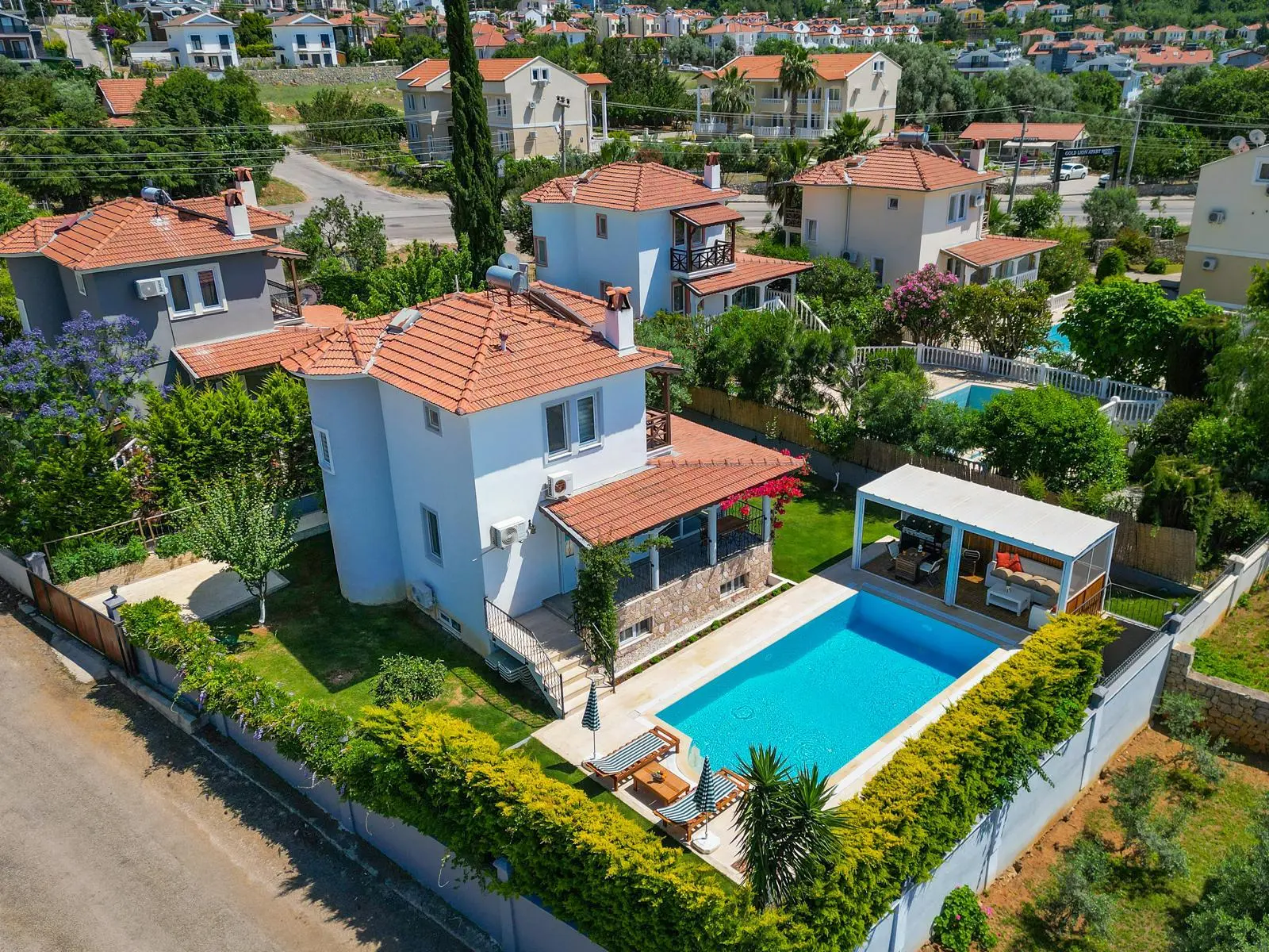 ÖLÜDENİZ’DE ÖNÜ KAPANMAZ, TURİZM BELGELİ & YÜKSEK GETİRİLİ 4+1 VİLLA