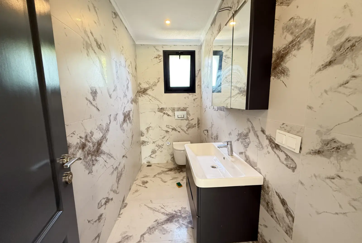Fethiye Çalış’ta Plaja Sadece 200 Metre Mesafede, 550 m² Arsa İçinde Ultra Lüks Müstakil Villa