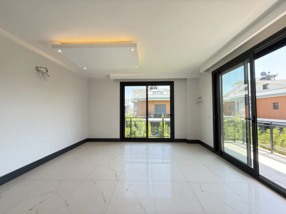 Fethiye Çalış’ta Plaja Sadece 200 Metre Mesafede, 550 m² Arsa İçinde Ultra Lüks Müstakil Villa