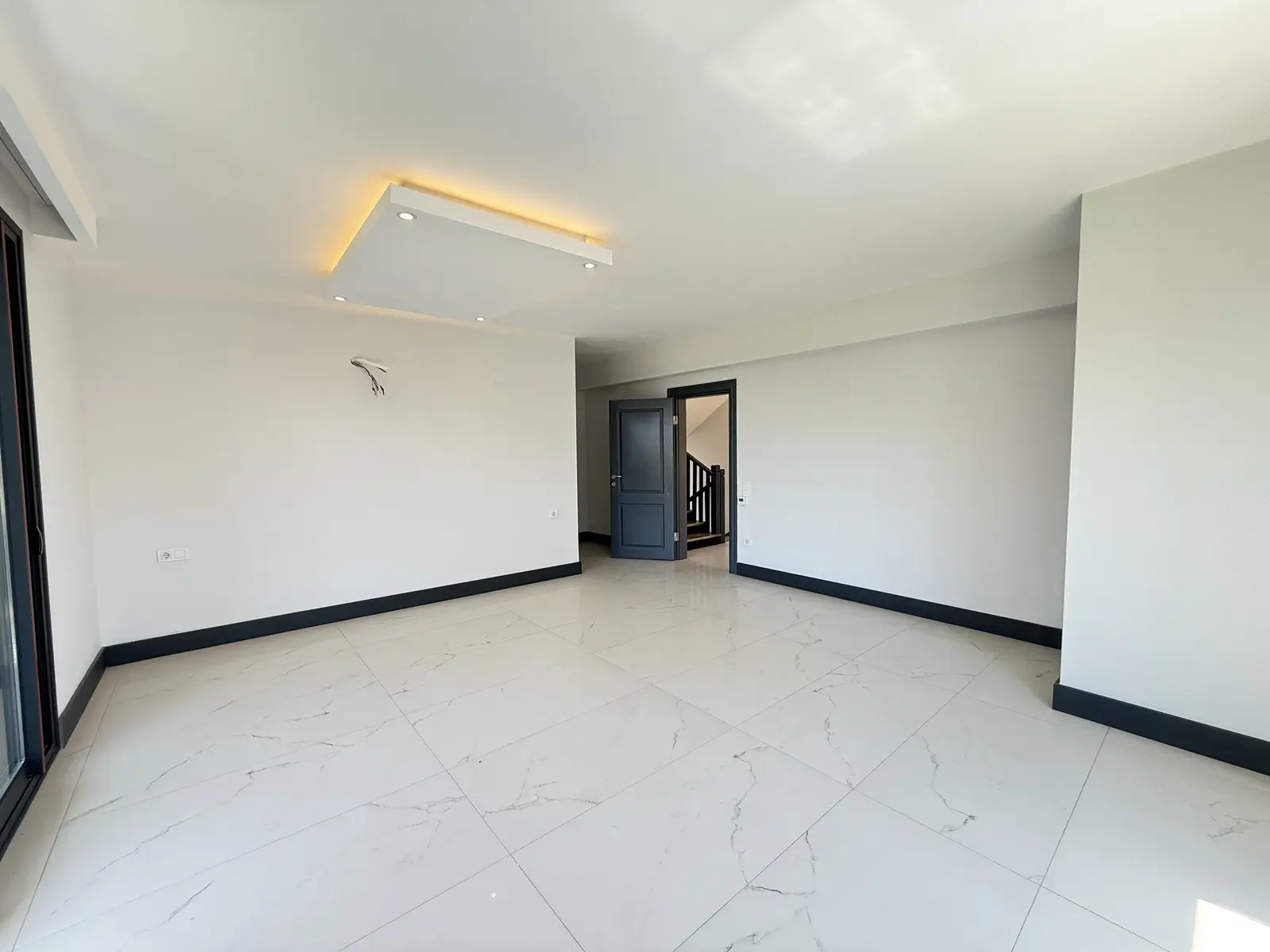 Fethiye Çalış’ta Plaja Sadece 200 Metre Mesafede, 550 m² Arsa İçinde Ultra Lüks Müstakil Villa