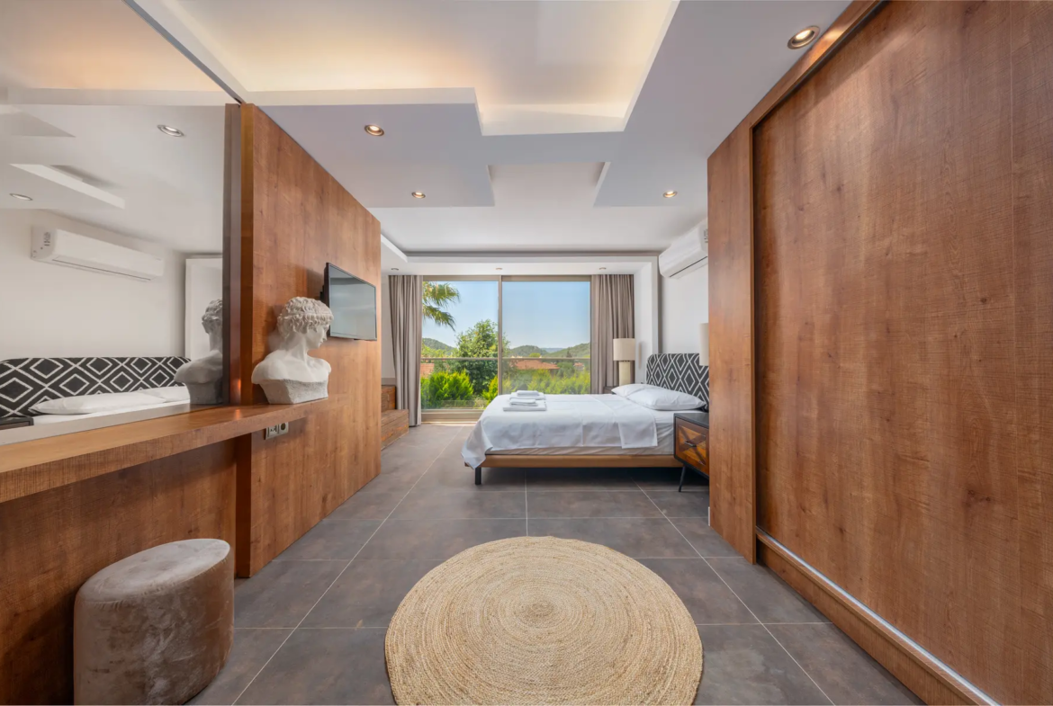 Ölüdeniz Hisarönü Merkezde 500 m² Arsalı, Kapalı Isıtmalı Havuzlu, Saunalı ve Jakuzili 3+1 Müstakil Lüks Villa
