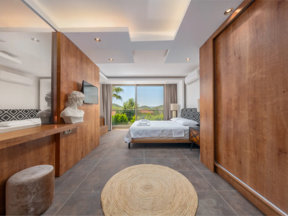 Ölüdeniz Hisarönü Merkezde 500 m² Arsalı, Kapalı Isıtmalı Havuzlu, Saunalı ve Jakuzili 3+1 Müstakil Lüks Villa