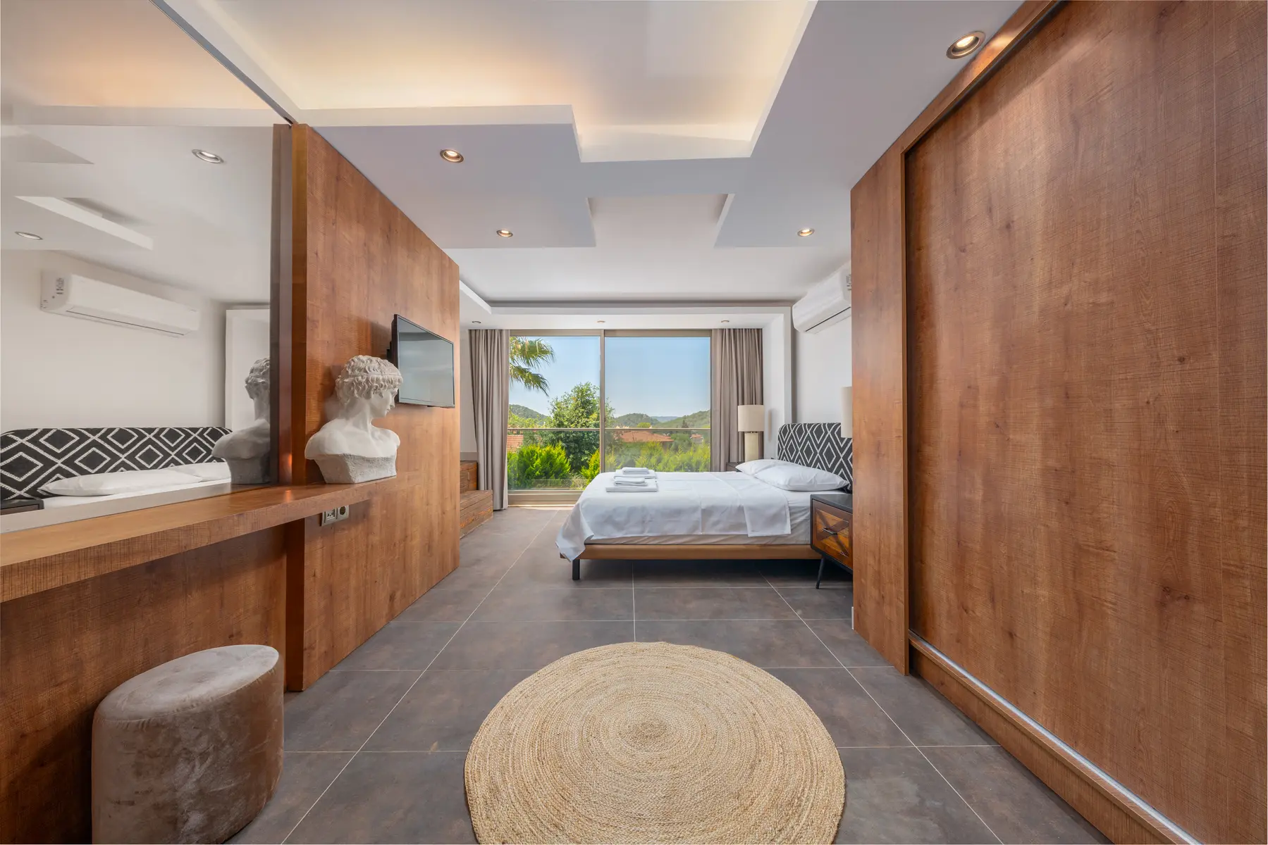 Ölüdeniz Hisarönü Merkezde 500 m² Arsalı, Kapalı Isıtmalı Havuzlu, Saunalı ve Jakuzili 3+1 Müstakil Lüks Villa
