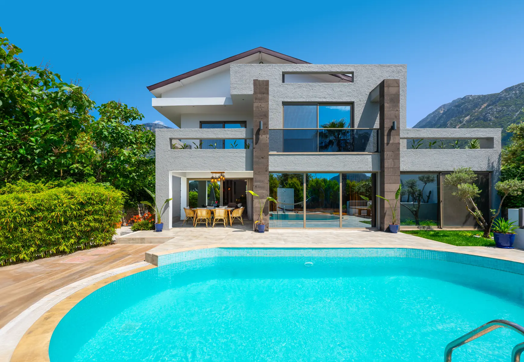 Ölüdeniz Hisarönü Merkezde 500 m² Arsalı, Kapalı Isıtmalı Havuzlu, Saunalı ve Jakuzili 3+1 Müstakil Lüks Villa
