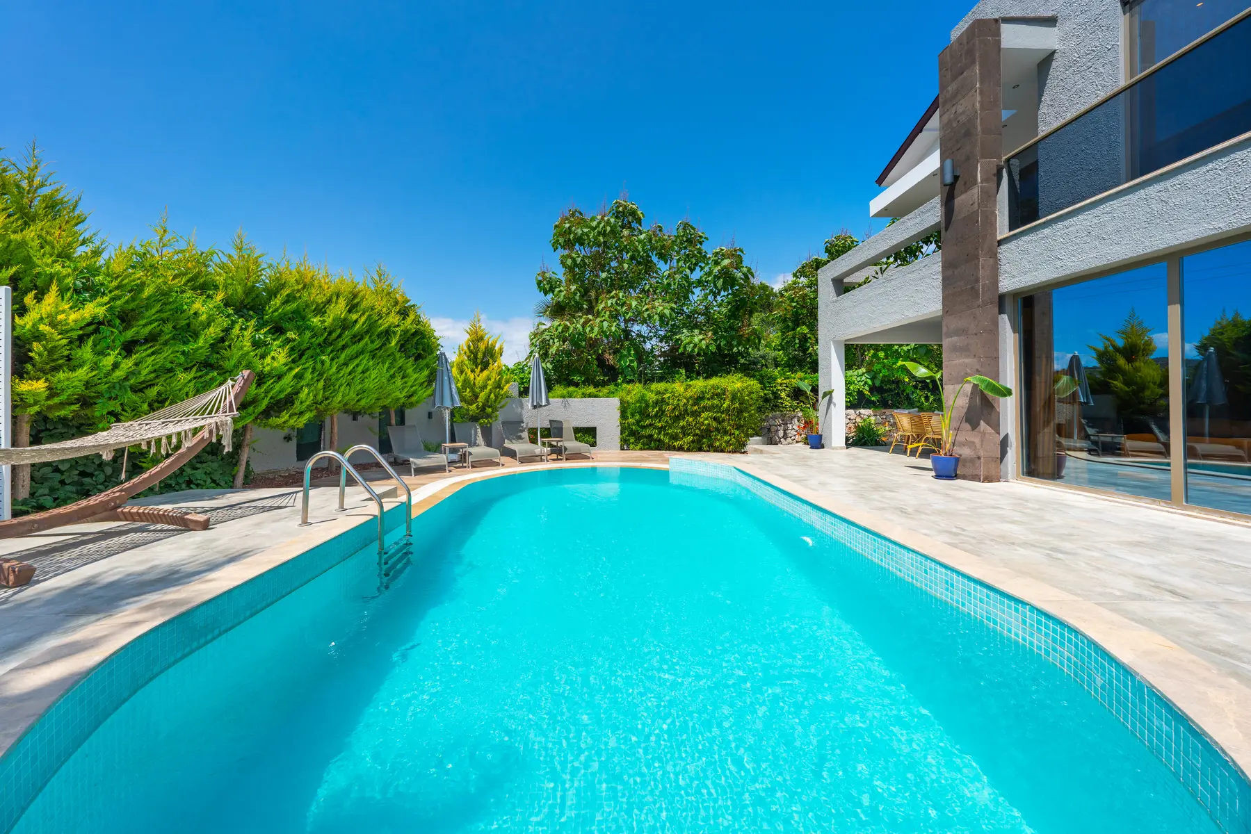 Ölüdeniz Hisarönü Merkezde 500 m² Arsalı, Kapalı Isıtmalı Havuzlu, Saunalı ve Jakuzili 3+1 Müstakil Lüks Villa