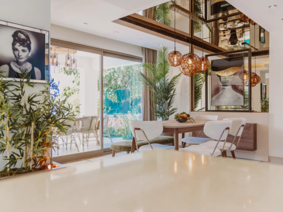 Ölüdeniz Hisarönü Merkezde 500 m² Arsalı, Kapalı Isıtmalı Havuzlu, Saunalı ve Jakuzili 3+1 Müstakil Lüks Villa