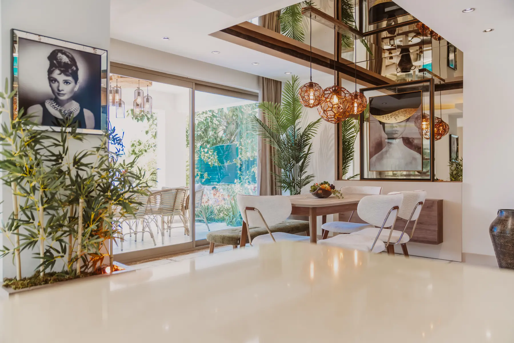Ölüdeniz Hisarönü Merkezde 500 m² Arsalı, Kapalı Isıtmalı Havuzlu, Saunalı ve Jakuzili 3+1 Müstakil Lüks Villa