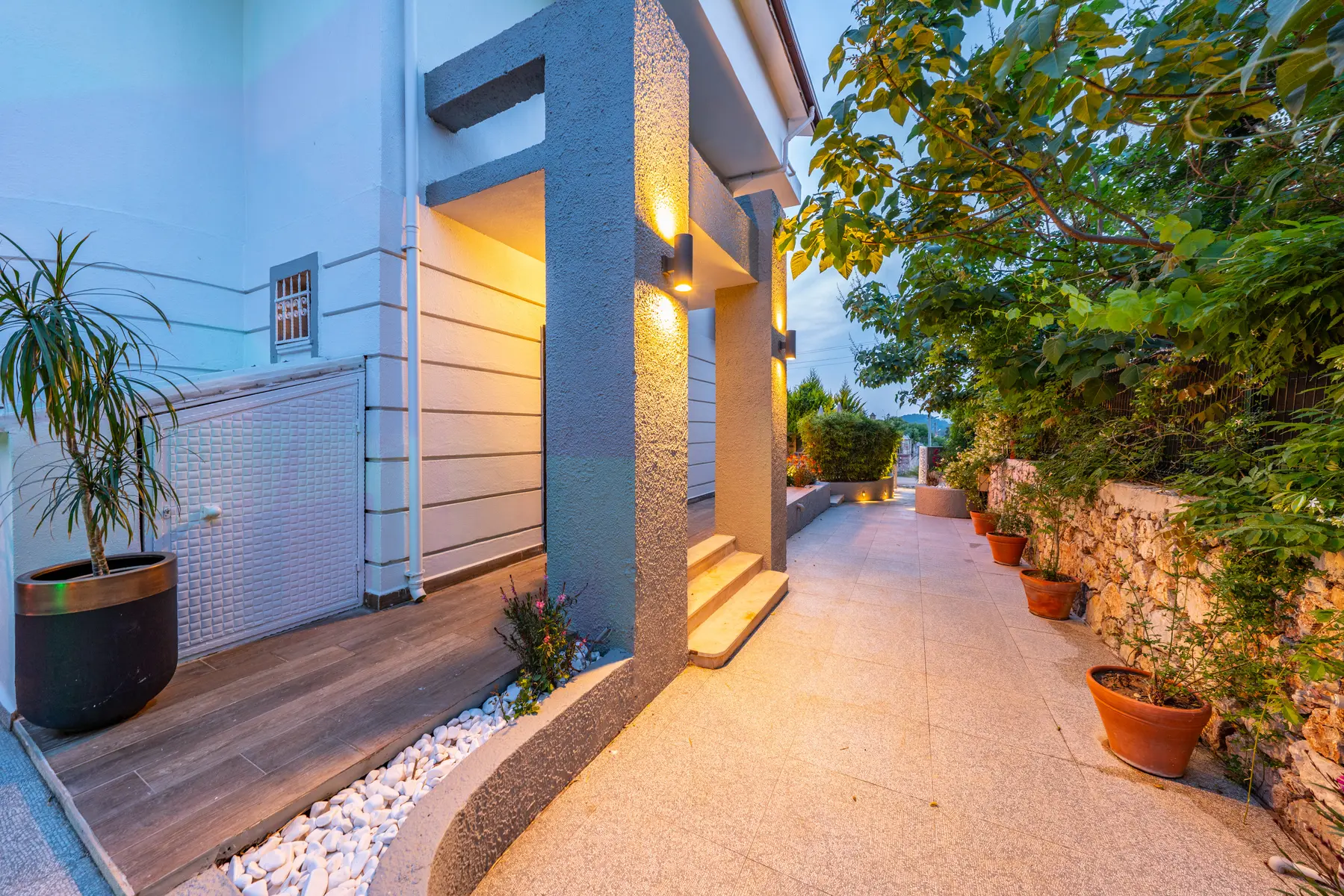 Ölüdeniz Hisarönü Merkezde 500 m² Arsalı, Kapalı Isıtmalı Havuzlu, Saunalı ve Jakuzili 3+1 Müstakil Lüks Villa