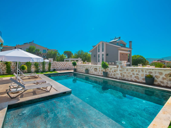 Fethiye’de Tam Eşyalı, Özel Havuzlu, Hamam & Saunalı Ultra Lüks Villa 