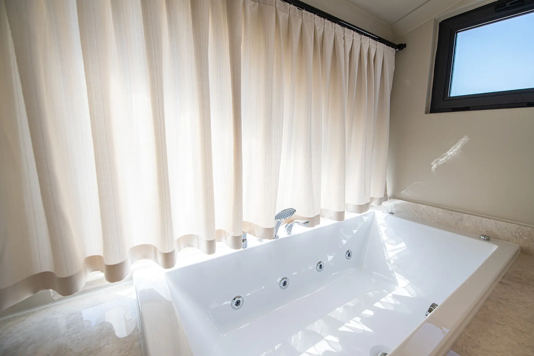Fethiye’de Tam Eşyalı, Özel Havuzlu, Hamam & Saunalı Ultra Lüks Villa 