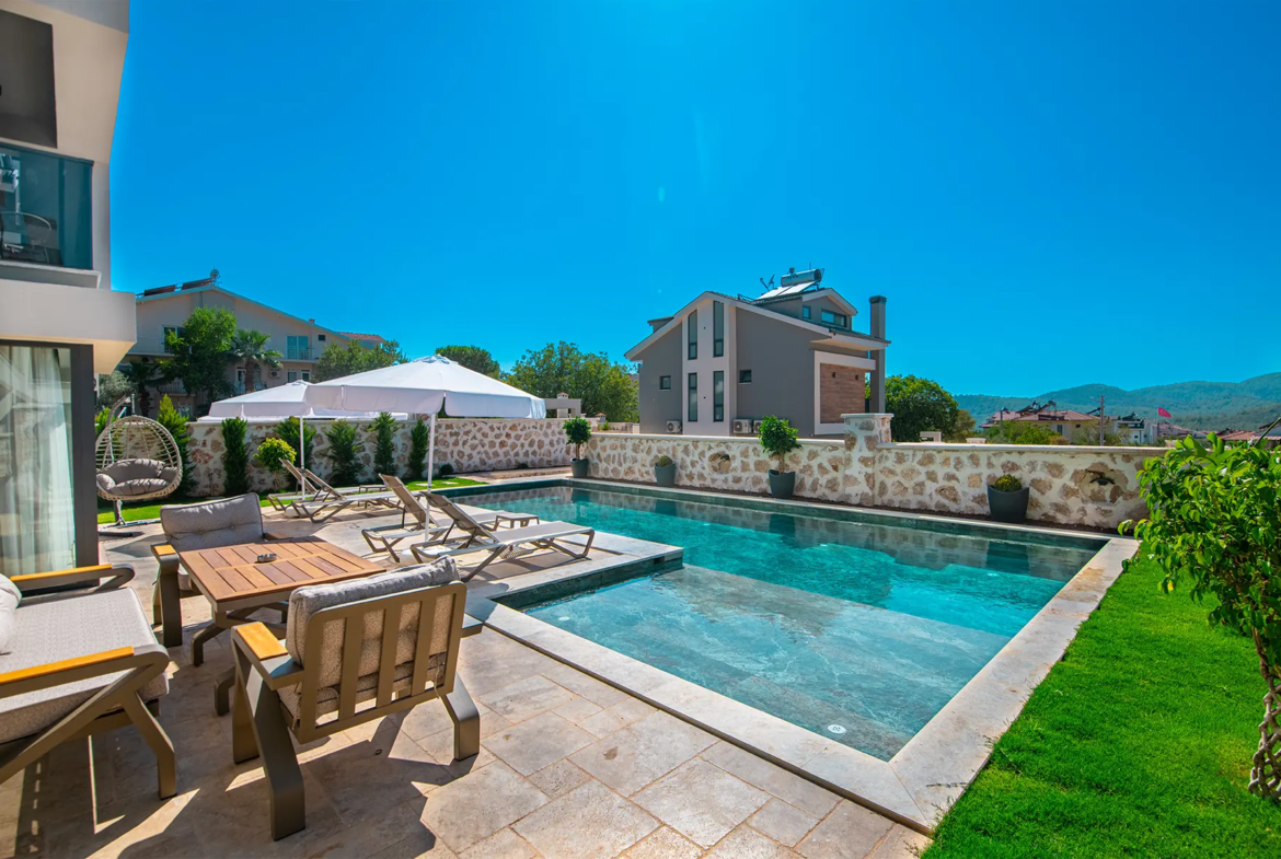 Fethiye’de Tam Eşyalı, Özel Havuzlu, Hamam & Saunalı Ultra Lüks Villa 