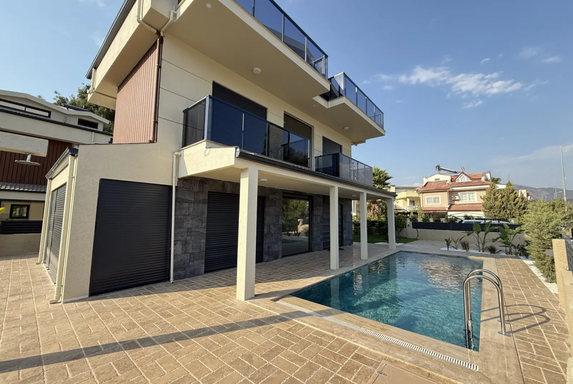 Fethiye Foça’da Çalış Plajı’na 600 Metre Mesafede Özel Tasarım Villa