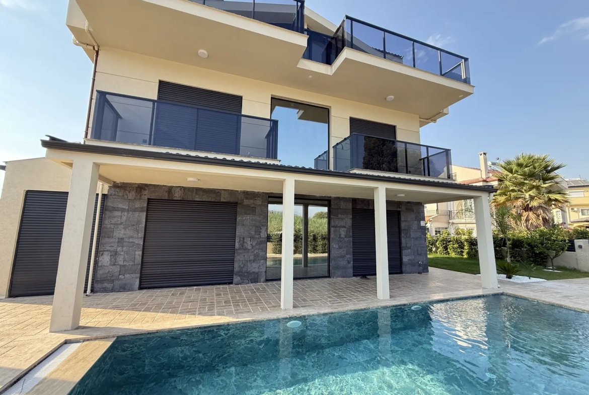Fethiye Foça’da Çalış Plajı’na 600 Metre Mesafede Özel Tasarım Villa