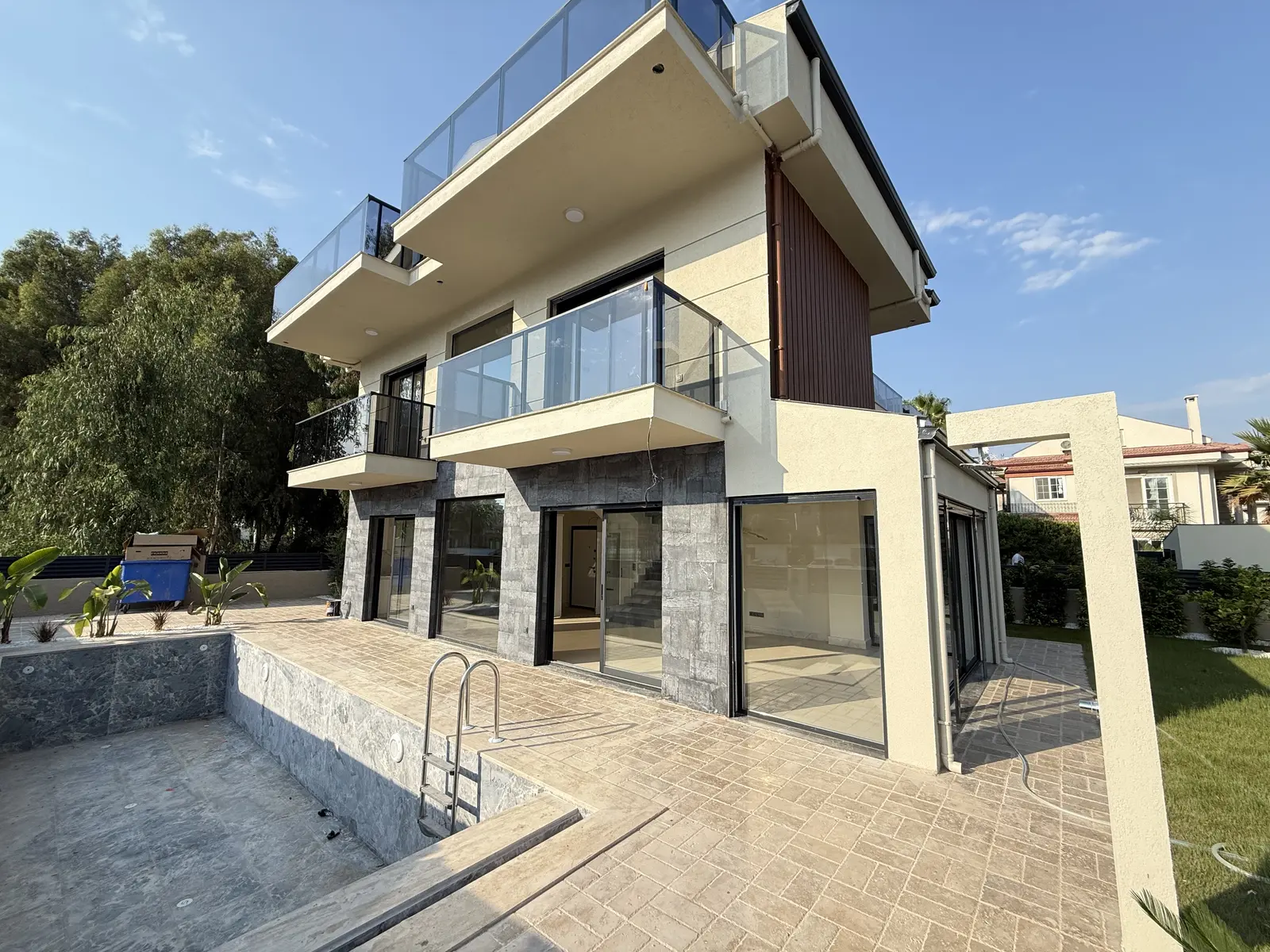 Fethiye Foça’da Çalış Plajı’na 600 Metre Mesafede Özel Tasarım Villa