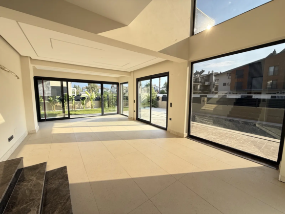 Fethiye Foça’da Çalış Plajı’na 600 Metre Mesafede Özel Tasarım Villa
